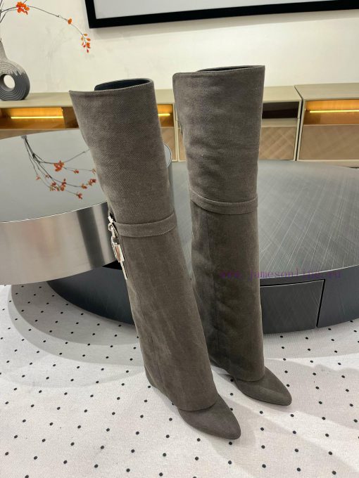 New autumn and winter products from 𝒈𝒊𝒗𝒆𝒏𝒄𝒉𝒚𝟐𝟒𝑭𝑾, popular throughout the fashion industryfnoa7j3v - Image 2