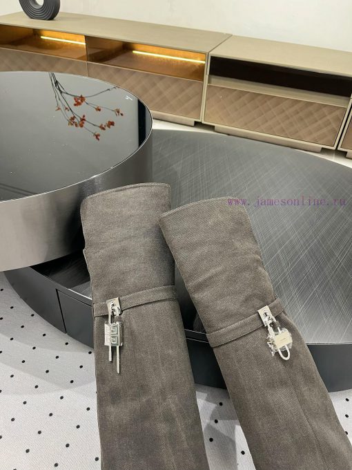 New autumn and winter products from 𝒈𝒊𝒗𝒆𝒏𝒄𝒉𝒚𝟐𝟒𝑭𝑾, popular throughout the fashion industryfnoa7j3v - Image 4