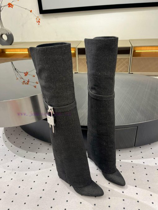 New autumn and winter products from 𝒈𝒊𝒗𝒆𝒏𝒄𝒉𝒚𝟐𝟒𝑭𝑾, popular throughout the fashion industry90h5qy0n - Image 2