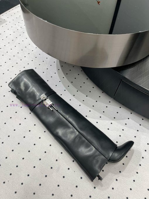 New autumn and winter products from 𝒈𝒊𝒗𝒆𝒏𝒄𝒉𝒚𝟐𝟒𝑭𝑾, popular throughout the fashion industry0j2hy5d0 - Image 3