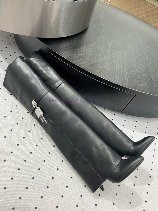 New autumn and winter products from 𝒈𝒊𝒗𝒆𝒏𝒄𝒉𝒚𝟐𝟒𝑭𝑾, popular throughout the fashion industry0j2hy5d0 - Image 7