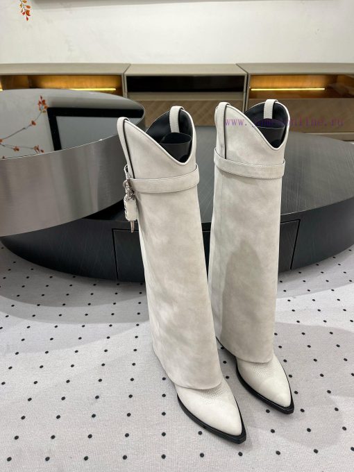New autumn and winter products from 𝒈𝒊𝒗𝒆𝒏𝒄𝒉𝒚𝟐𝟒𝑭𝑾, popular throughout the fashion industry4kpv9sws
