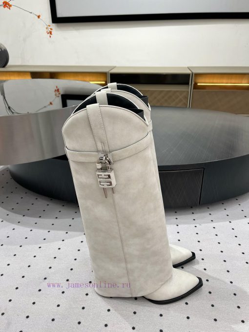 New autumn and winter products from 𝒈𝒊𝒗𝒆𝒏𝒄𝒉𝒚𝟐𝟒𝑭𝑾, popular throughout the fashion industry4kpv9sws - Image 3