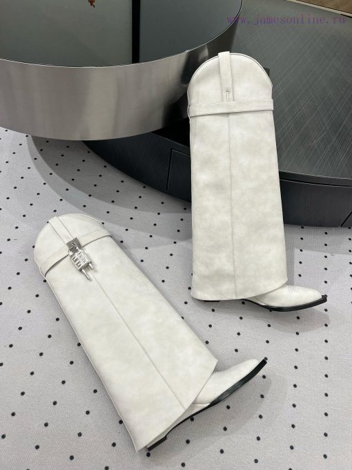 New autumn and winter products from 𝒈𝒊𝒗𝒆𝒏𝒄𝒉𝒚𝟐𝟒𝑭𝑾, popular throughout the fashion industry4kpv9sws - Image 7