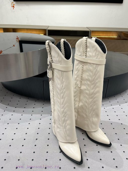 New autumn and winter products from 𝒈𝒊𝒗𝒆𝒏𝒄𝒉𝒚𝟐𝟒𝑭𝑾, popular throughout the fashion industry97y5gfim