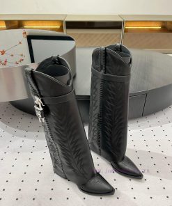 New autumn and winter products from 𝒈𝒊𝒗𝒆𝒏𝒄𝒉𝒚𝟐𝟒𝑭𝑾, popular throughout the fashion industry2vbxtl21