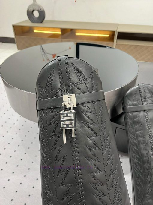 New autumn and winter products from 𝒈𝒊𝒗𝒆𝒏𝒄𝒉𝒚𝟐𝟒𝑭𝑾, popular throughout the fashion industry2vbxtl21 - Image 5