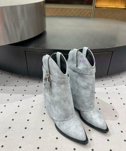 New autumn and winter products from 𝒈𝒊𝒗𝒆𝒏𝒄𝒉𝒚𝟐𝟒𝑭𝑾, popular throughout the fashion industryhbbffp09