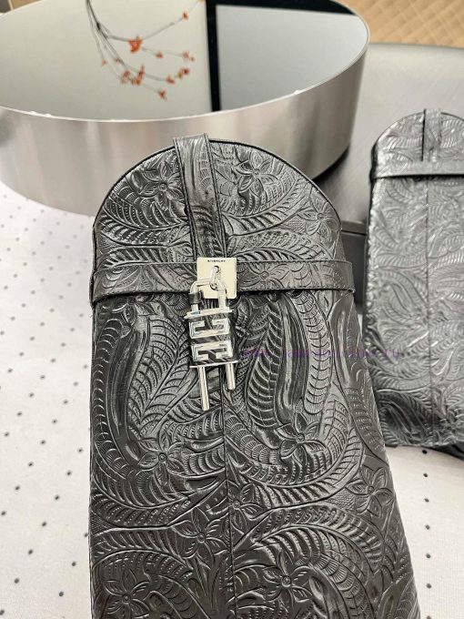 New autumn and winter products from 𝒈𝒊𝒗𝒆𝒏𝒄𝒉𝒚𝟐𝟒𝑭𝑾, popular throughout the fashion industrydrf1zpmo - Image 8