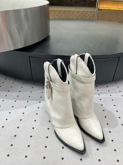 New autumn and winter products from 𝒈𝒊𝒗𝒆𝒏𝒄𝒉𝒚𝟐𝟒𝑭𝑾, popular throughout the fashion industry, fsom4enhh - Image 2