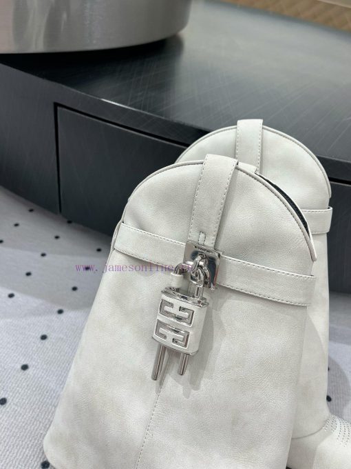 New autumn and winter products from 𝒈𝒊𝒗𝒆𝒏𝒄𝒉𝒚𝟐𝟒𝑭𝑾, popular throughout the fashion industry, fsom4enhh - Image 6