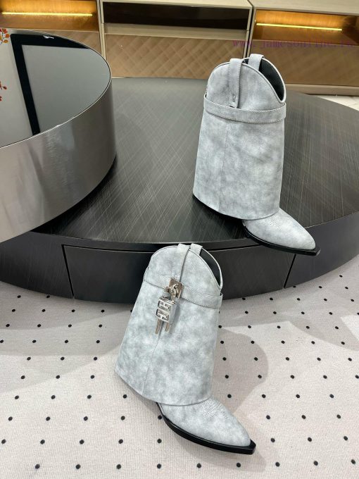 New autumn and winter products from 𝒈𝒊𝒗𝒆𝒏𝒄𝒉𝒚𝟐𝟒𝑭𝑾, popular throughout the fashion industryhbbffp09 - Image 10