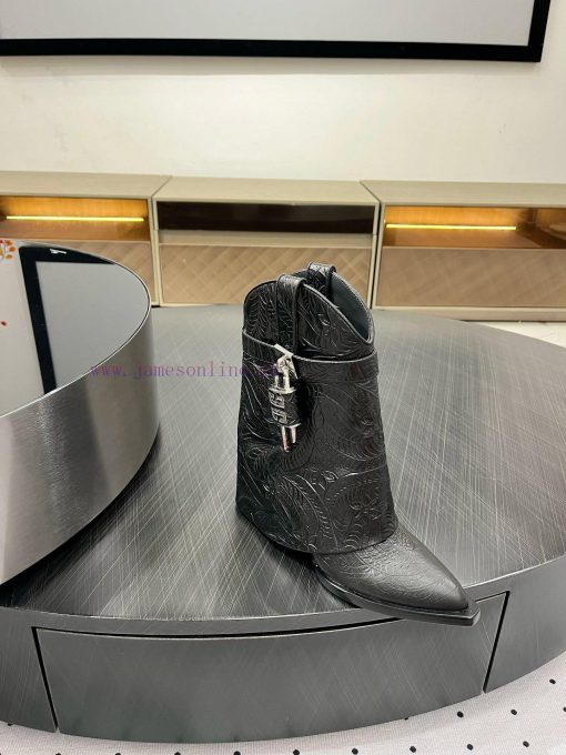 New autumn and winter products from 𝒈𝒊𝒗𝒆𝒏𝒄𝒉𝒚𝟐𝟒𝑭𝑾, popular throughout the fashion industry, fm89u9fgh - Image 9