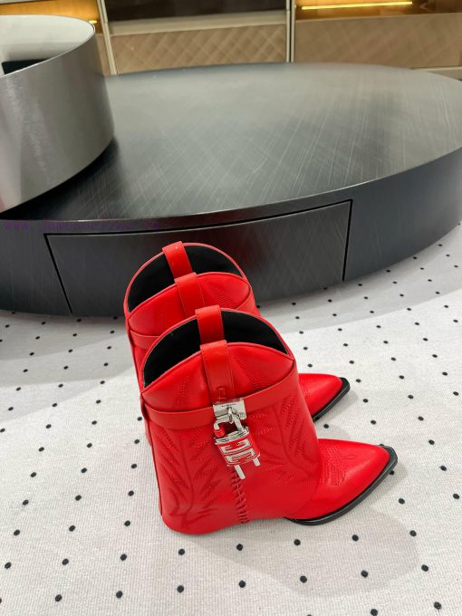 New autumn and winter products from 𝒈𝒊𝒗𝒆𝒏𝒄𝒉𝒚𝟐𝟒𝑭𝑾, popular throughout the fashion industryn06igydf - Image 7