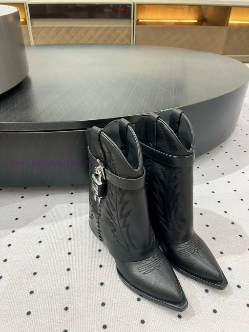 New autumn and winter products from 𝒈𝒊𝒗𝒆𝒏𝒄𝒉𝒚𝟐𝟒𝑭𝑾, popular throughout the fashion industry2x12t4uk - Image 2