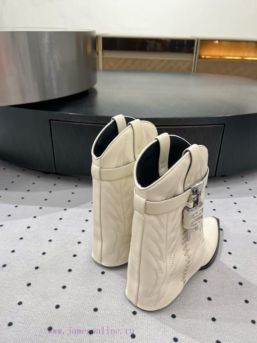 New autumn and winter products from 𝒈𝒊𝒗𝒆𝒏𝒄𝒉𝒚𝟐𝟒𝑭𝑾, popular throughout the fashion industry46lzrq4w - Image 6