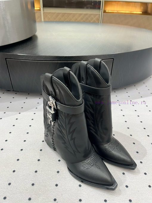 New autumn and winter products from 𝒈𝒊𝒗𝒆𝒏𝒄𝒉𝒚𝟐𝟒𝑭𝑾, popular throughout the fashion industry2x12t4uk - Image 5