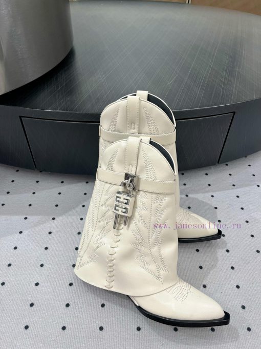 New autumn and winter products from 𝒈𝒊𝒗𝒆𝒏𝒄𝒉𝒚𝟐𝟒𝑭𝑾, popular throughout the fashion industry46lzrq4w - Image 7