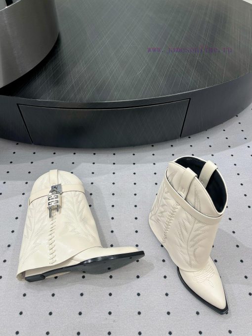 New autumn and winter products from 𝒈𝒊𝒗𝒆𝒏𝒄𝒉𝒚𝟐𝟒𝑭𝑾, popular throughout the fashion industry46lzrq4w - Image 8