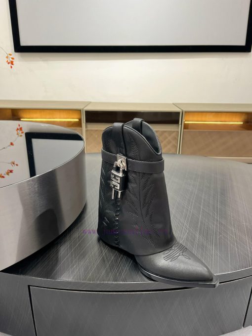 New autumn and winter products from 𝒈𝒊𝒗𝒆𝒏𝒄𝒉𝒚𝟐𝟒𝑭𝑾, popular throughout the fashion industry2x12t4uk - Image 10