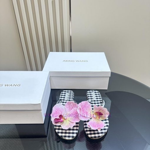ABING WANG OriginalThai designer offers multiple handmade floral toe slippersWe have launche937vxnkj - Image 3