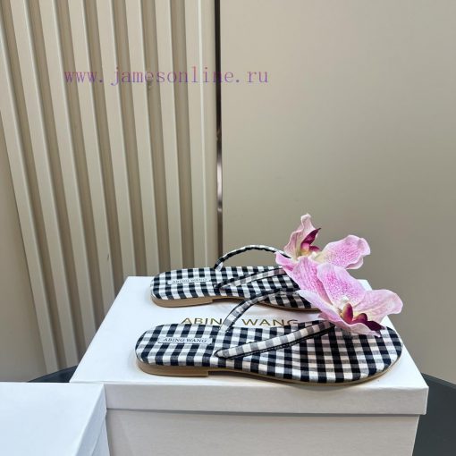 ABING WANG OriginalThai designer offers multiple handmade floral toe slippersWe have launche937vxnkj - Image 6