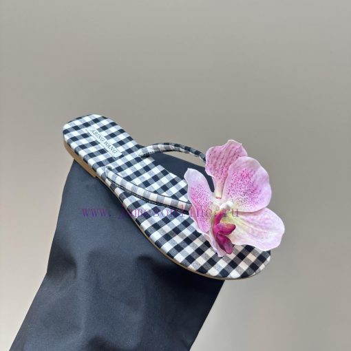 ABING WANG OriginalThai designer offers multiple handmade floral toe slippersWe have launche937vxnkj - Image 8