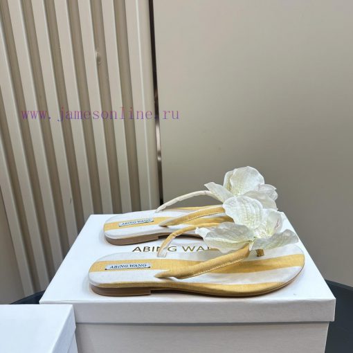 ABING WANG OriginalThai designer offers multiple handmade floral toe slippersWe have launchltkfox00 - Image 6