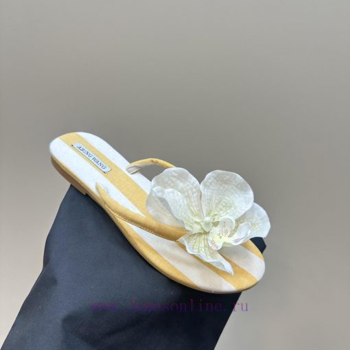 ABING WANG OriginalThai designer offers multiple handmade floral toe slippersWe have launchltkfox00 - Image 8
