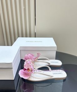 ABING WANG OriginalThai designer offers multiple handmade floral toe slippersWe have launcheh1ma39d6