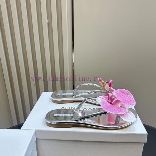ABING WANG OriginalThai designer offers multiple handmade floral toe slippersWe have launcheil6zwk9m - Image 6