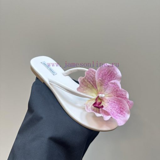 ABING WANG OriginalThai designer offers multiple handmade floral toe slippersWe have launcheh1ma39d6 - Image 8
