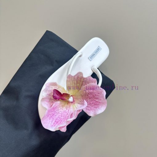 ABING WANG OriginalThai designer offers multiple handmade floral toe slippersWe have launcheh1ma39d6 - Image 9