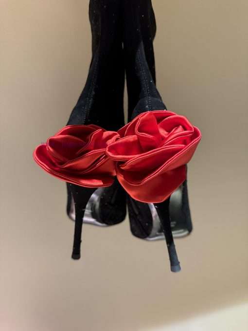 The most99% unaware of Magda ButrymCreate a contemporary perspective of Romanticism, balancif9riwoft - Image 10