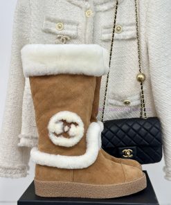 Chanel | Chanel Classic Autumn/Winter Double CThick soled snow bootsA pair of snow boots thalrdj8taq