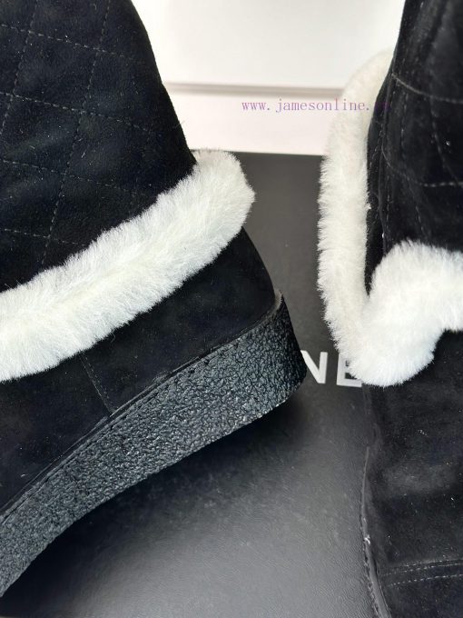 Chanel | Chanel Classic Autumn/Winter Double CThick soled snow bootsA pair of snow boots thatd95f046 - Image 9