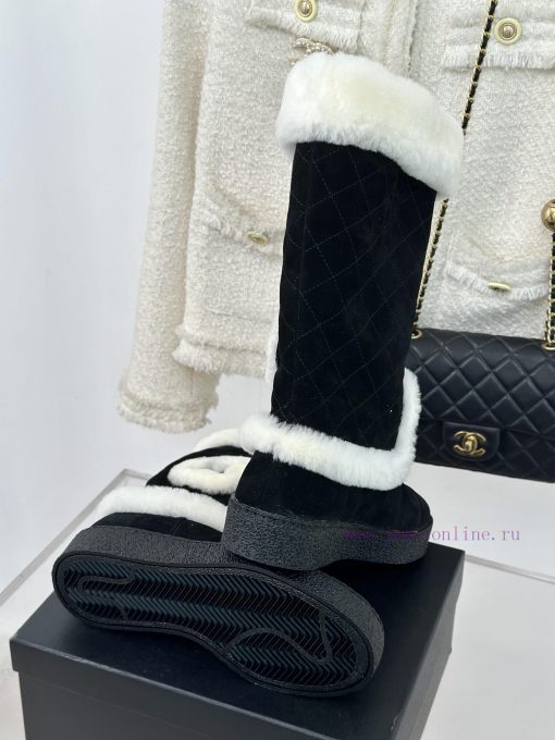 Chanel | Chanel Classic Autumn/Winter Double CThick soled snow bootsA pair of snow boots thatd95f046 - Image 10