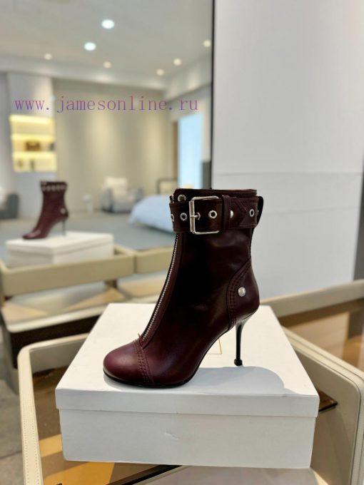 PriceVANDA NOVAK is an Italian brand from all over the internetTook 3 months to developUniqu7kfx9pvc