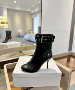 PriceVANDA NOVAK is an Italian brand from all over the internetTook 3 months to developUniquitpebvpy