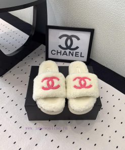 Chanel's new thick soled hairy shoes are fashionable and stylish, with a delicate and soft t8u7vv497