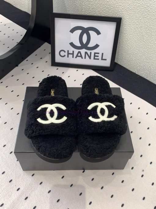 Chanel's new thick soled hairy shoes are fashionable and stylish, with a delicate and soft tk1xt0o18 - Image 2