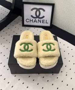 Chanel's new thick soled hairy shoes are fashionable and stylish, with a delicate and soft tltuj2xr1