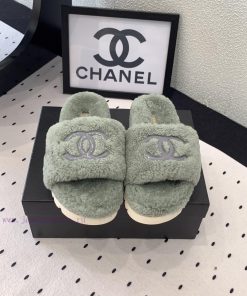 Chanel's new thick soled hairy shoes are fashionable and stylish, with a delicate and soft tmyi7x7hq