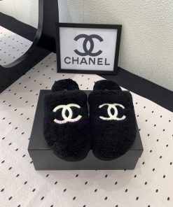 Chanel's new thick soled hairy shoes are fashionable and stylish, with a delicate and soft tr4etsj3c