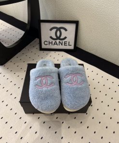 P Chanel's new thick soled fur shoes are fashionable and stylish on the feet, with a delicata6e9i6b0