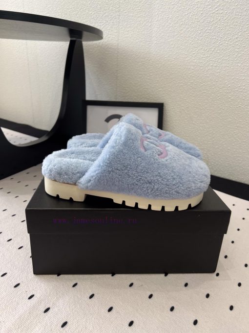 P Chanel's new thick soled fur shoes are fashionable and stylish on the feet, with a delicata6e9i6b0 - Image 3