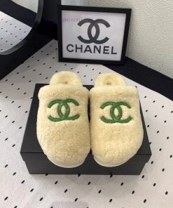 Chanel's new thick soled hairy shoes are fashionable and stylish, with a delicate and soft tvomow7c2