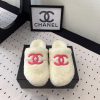 Chanel's new thick soled hairy shoes are fashionable and stylish, with a delicate and soft tp8bdvk0e