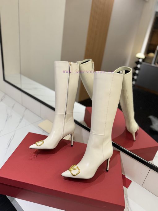 𝑉𝐴𝐿𝐸𝑁𝑇𝐼𝑁𝑂 Valentino ͥ Purchasing LevelThe new season's Warren boots and shoes are also so bef4j00qqz - Image 6
