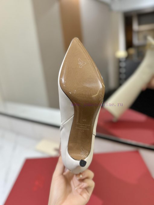 𝑉𝐴𝐿𝐸𝑁𝑇𝐼𝑁𝑂 Valentino ͥ Purchasing LevelThe new season's Warren boots and shoes are also so bef4j00qqz - Image 10